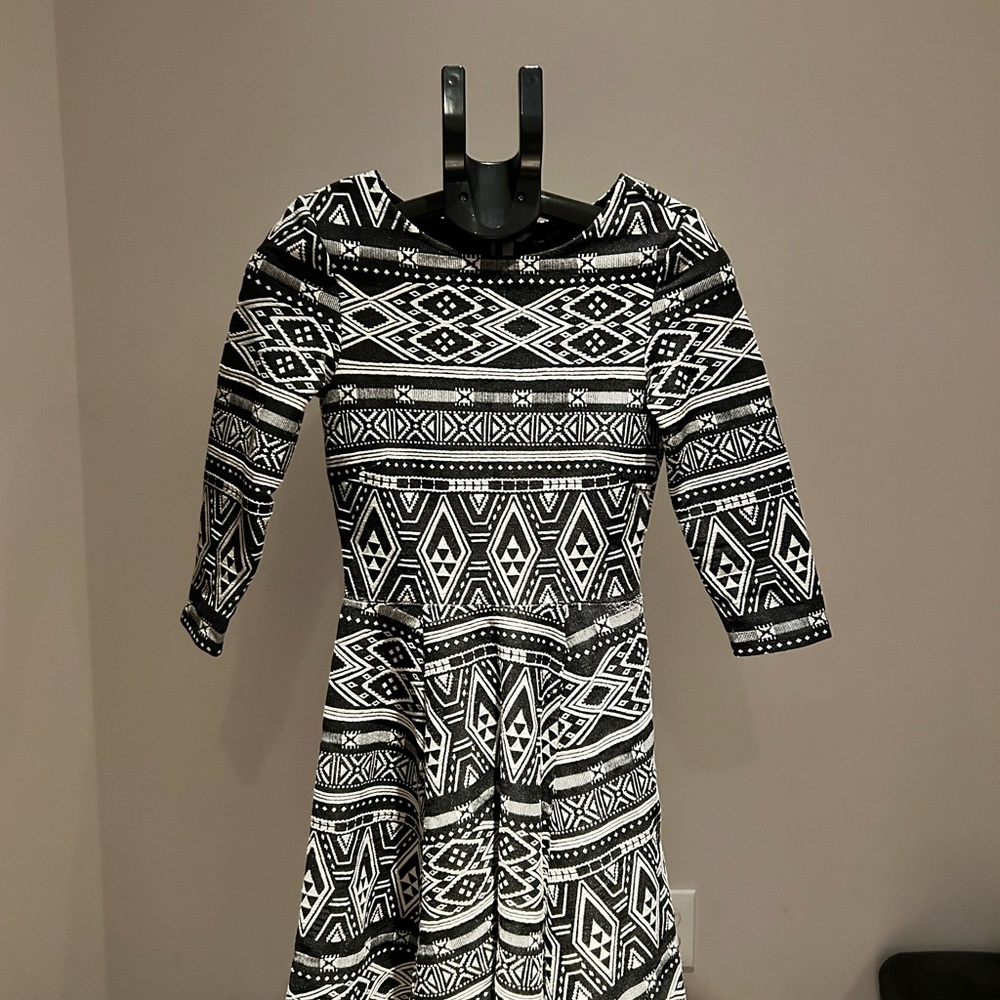 H&M Black and White Fit and Flare Midi Dress